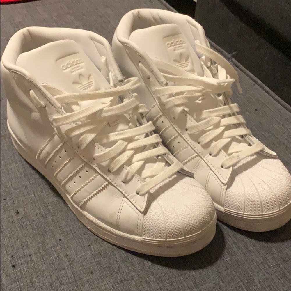 Adidas Sneakers